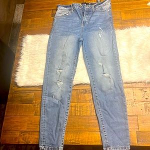 Super cute Kendall and Kylie high rise jeans.